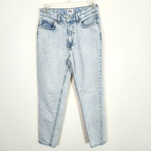 Urban Outfitters | Mom High Rise Jeans Light Wash Size 26